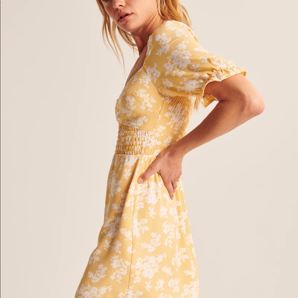 Abercrombie Faux Silk Smocked Dress Yellow Floral - Picture 3 of 8